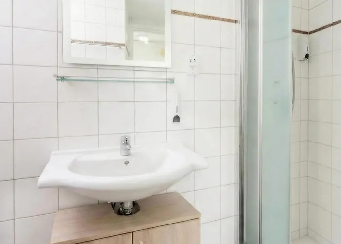 Fig Tree Five Vila *